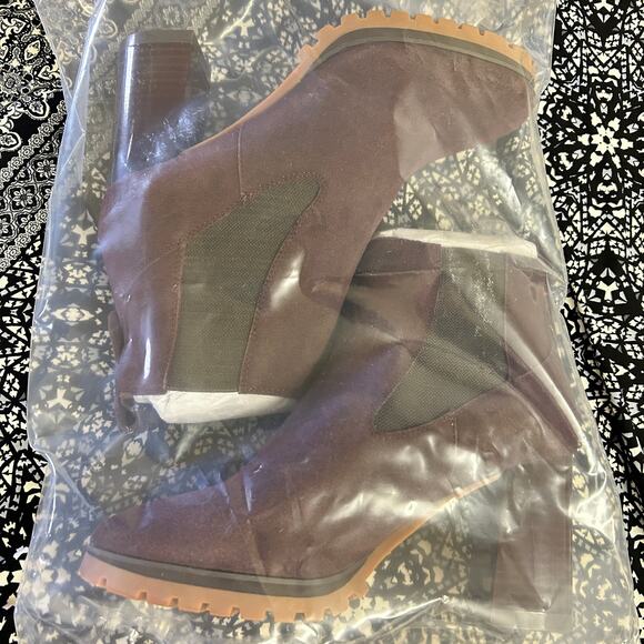 NWT Sanctuary Ravish Suede Chelsea Heel Boot 8 Burgundy Red Bootie Ankle Lug 90s - Picture 10 of 10